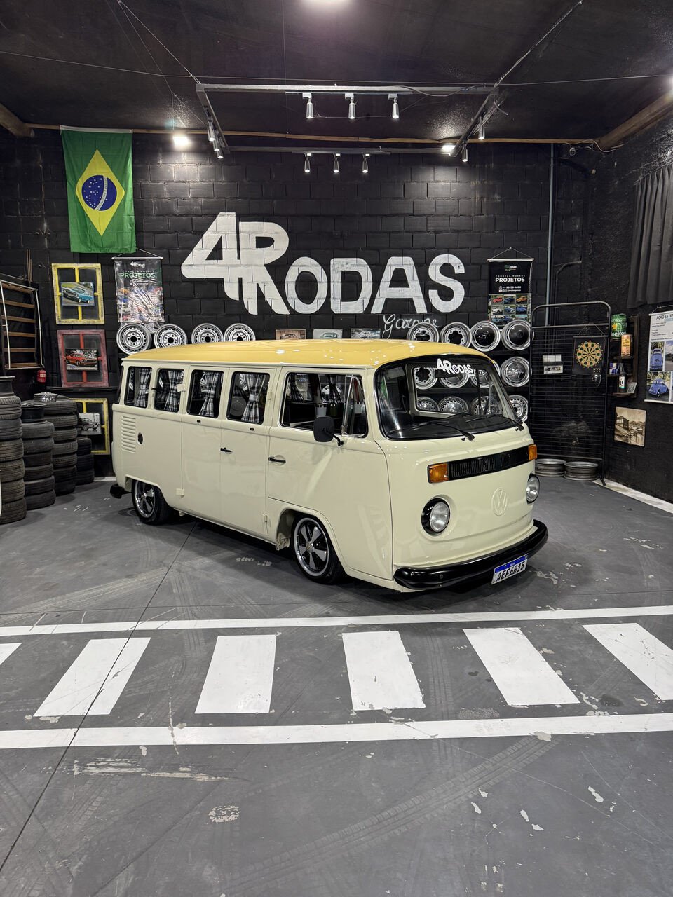 Projeto - Kombi Clipper 1994 - 1600cc - Branco Lótus com teto Amarelo Colonial + R$ 700,00 (Para auxiliar nas despesas de transporte)